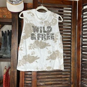 Wild & Free top ⚡️